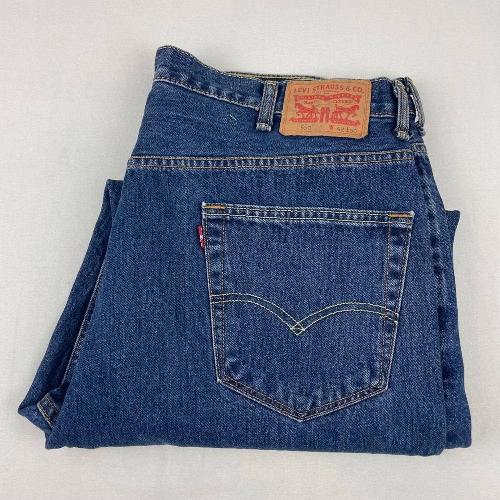 Levis 550 Relaxed Fit Tapered Leg Jeans Mens 42x30 Medium Wash Blue 00550-4886